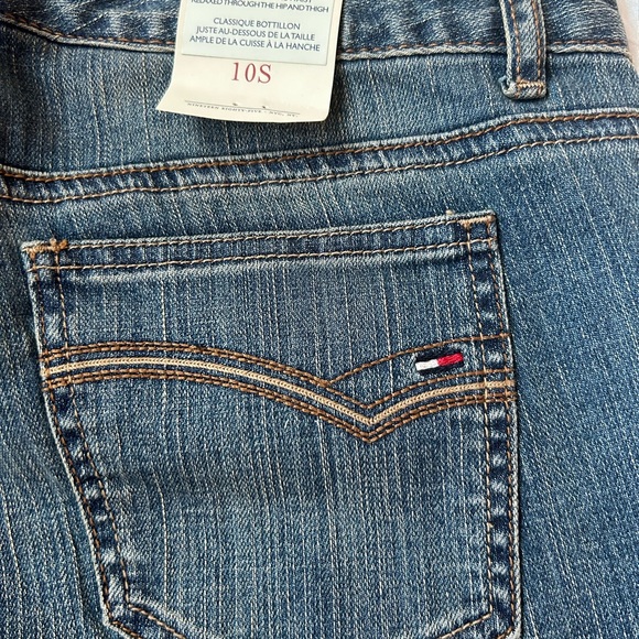 NWT - Tommy Hilfiger Classic Bootcut Women's Blue Jeans - Picture 2 of 15